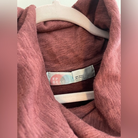 Free People Beach Mauve Long Sleeve Cowl Neck Loose Sweater Cover-up - Picture 3 of 4